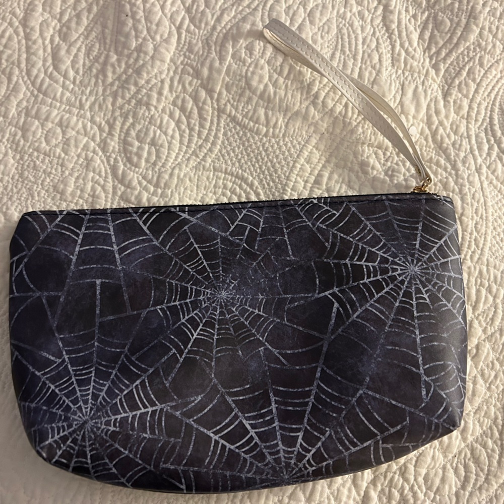 2/$12 - bundle Spiderweb Clutch